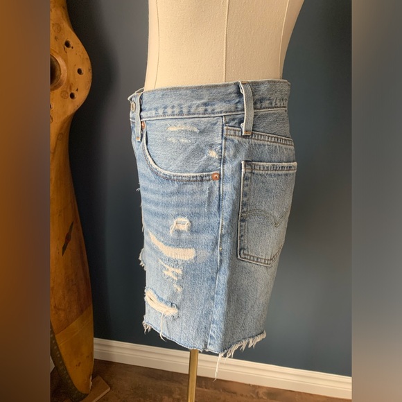 Levi’s 501 shorts. Size 26 - Picture 4 of 8